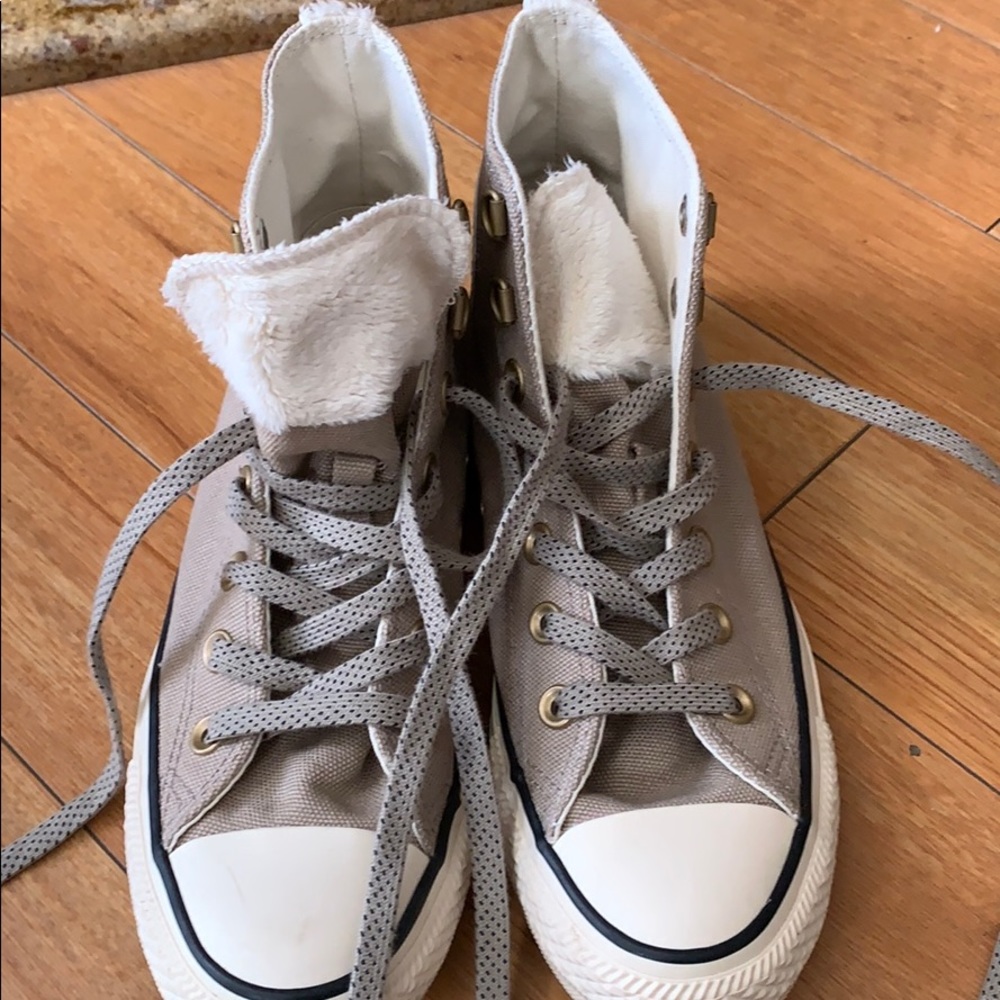 CONVERSE HIGH TOP WITH FAUX FUR